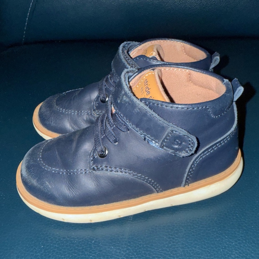 Navy blue leather Stride Rite boys boots size 6.5 toddler